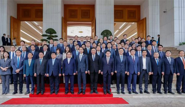 long8参加越南总理范明政座谈会，共话中越绿色合作新机遇